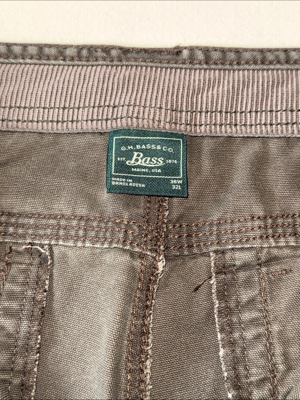 EUC GH Bass Cargo Pants. 36x32 - Picture 4 of 8